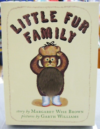 Little Fur Family Deluxe Edition in Keepsake Box - Ehon House Parade