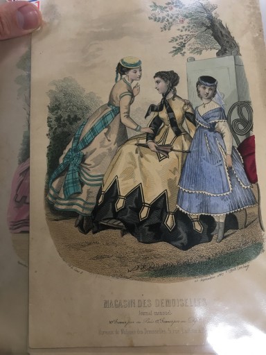 【手付彩色】（1867年）ファッションプレート：Magasin des demoiselles - フネートル・KY