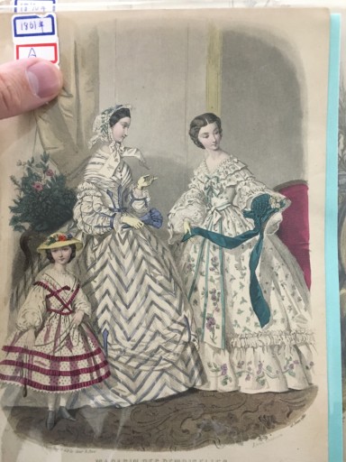 【手付彩色】（1861年）ファッションプレート：Magasin des demoiselles - フネートル・KY