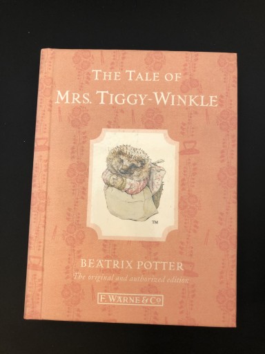 The Tale of Mrs. Tiggy-Winkle（Peter Rabbit） - 古本棚 ぼろぼろ