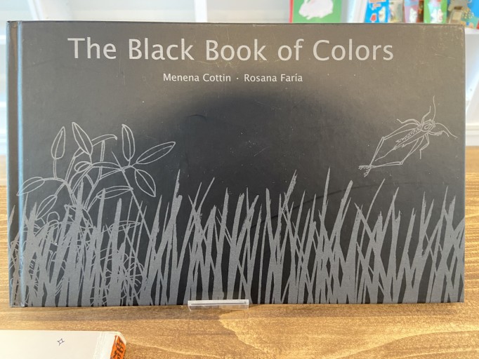 The Black Book of Colors - ちいさなとしょしつ