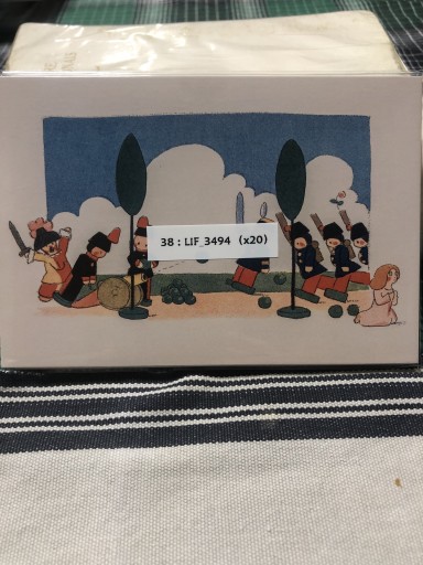 38: LIF_3494 エレ おもちゃ箱 戦場 - 岸リューリSOLIDA書店