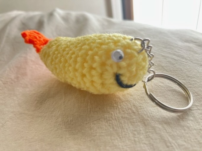 Ebiten knit doll, with ring. えび天ニット・ドール、輪付き。 - Mark Robinson