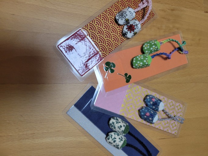 小さな道しるべ栞 千代紙 - 篠ちゃんの本棚