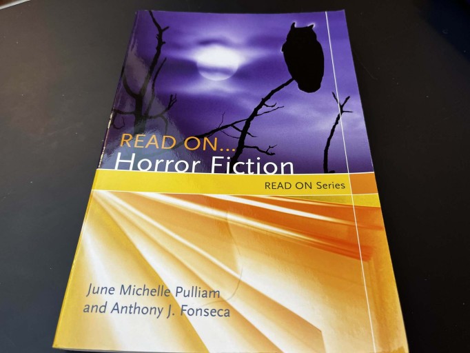 Read On...Horror Fiction（Read on Series） - 牧 眞司の本棚
