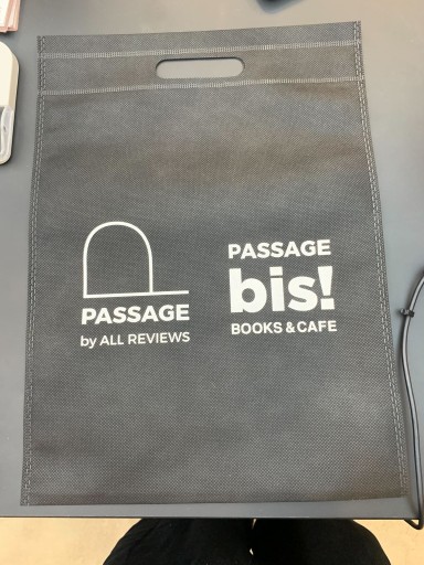 PASSAGEロゴ入り不織布バッグ