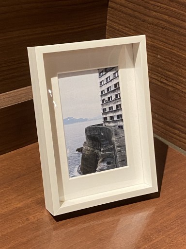 35mmフィルム 軍艦島−04 「廃墟と岩礁」(L判フォトフレーム付き)