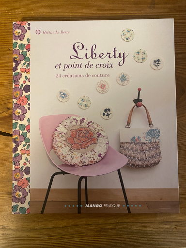 Liberty et point de croix 24 creations de couture