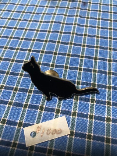 ピンブローチ