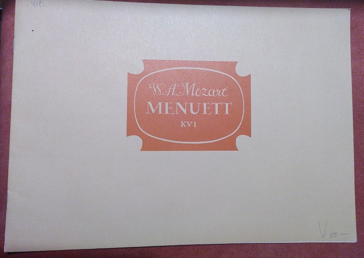 W. A. Mozart Menuett KV1 自筆譜のファクシミリ