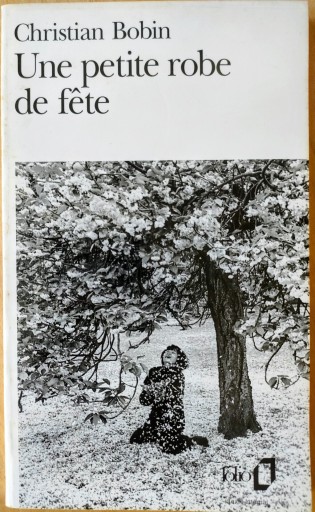 Une petite robe de fête - Libraria Theresiae